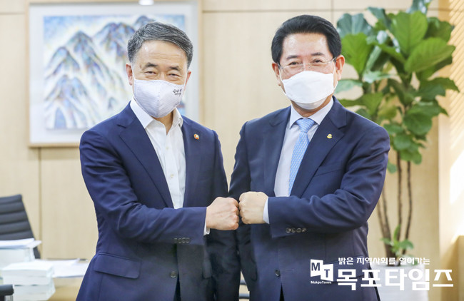 김영록 전남지사, 박능후 보건복지부장관 면담 사진.