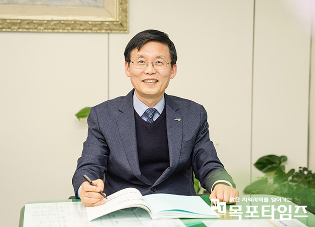 김형석 목포시 안전도시건설국장이 목포공고 제40대 총동문회장에 취임했다.